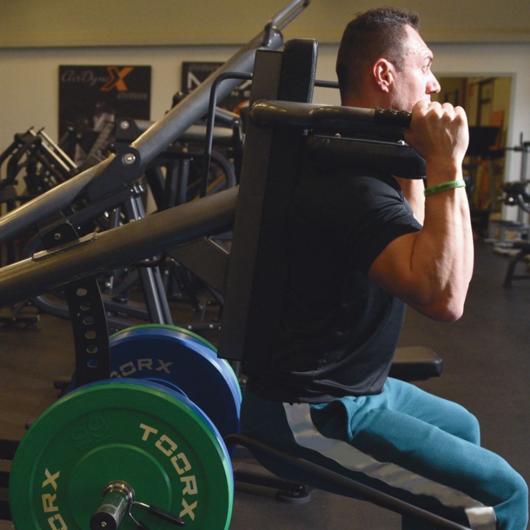Toorx-FWX-6200-Hack-Squat-–-Plate-Loaded-naprava-za-potisk-z-nogami-2-1